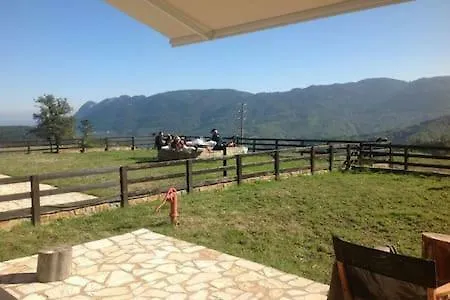 Cozy Chalet For Mountain Activities * Polinerion